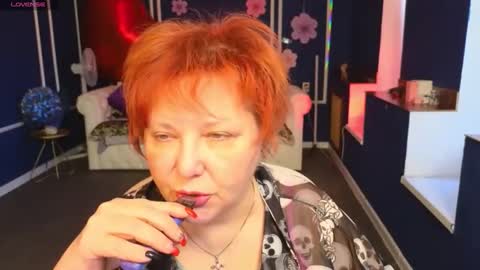 Snapshot of kira_kennet chatting on April 27, 7:39 am Kira Kennet online show from April 27, 7:39 am