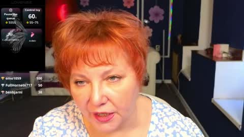 Snapshot of kira_kennet chatting on April 29, 5:44 am Kira Kennet online show from April 29, 5:44 am