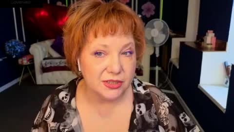 Snapshot of kira_kennet chatting on May 29, 6:11 am Kira Kennet online show from May 29, 6:11 am