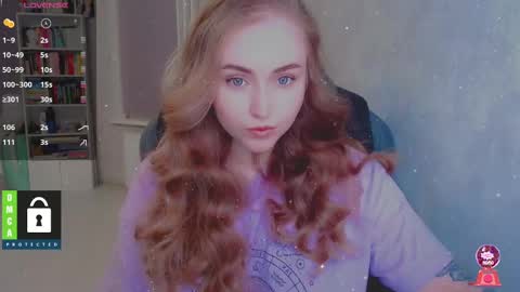 Snapshot of kira_love_sleep chatting on December 22, 3:55 pm you know thumb up me please its important online show from December 22, 3:55 pm