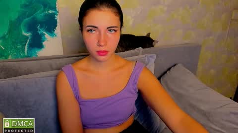 Kira  online show from October 29, 7:59 pm