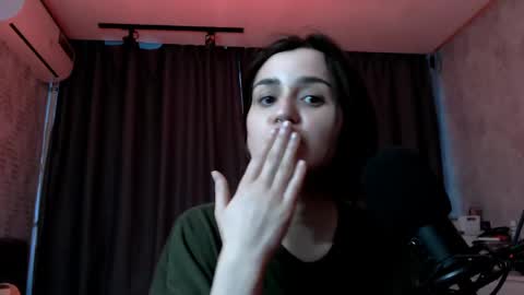 Kira  follow me  online show from May 16, 12:18 am