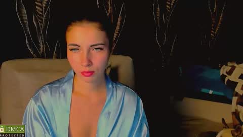 kiraa sunny online show from October 19, 7:58 pm