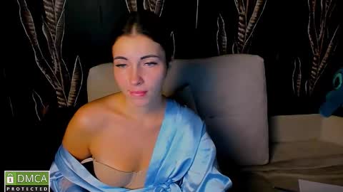 kiraa sunny online show from October 20, 9:26 pm