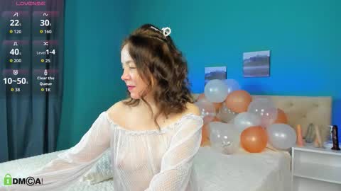 kiraadamss online show from March 5, 1:12 am