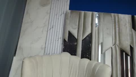 kiraawild online show from October 28, 7:49 pm