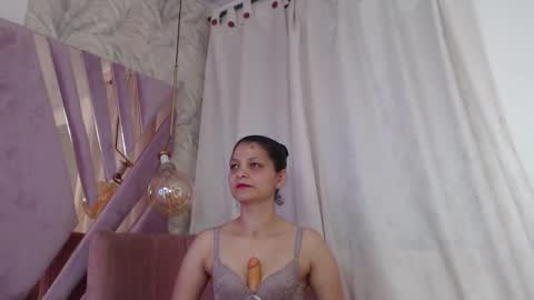 kiraawild online show from October 31, 3:46 pm