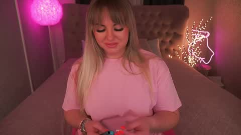 Kira online show from March 3, 8:54 pm