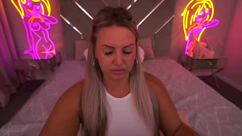 Kira online show from September 14, 8:30 pm