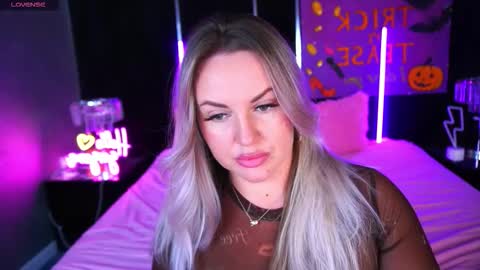 Kira online show from November 3, 10:32 pm