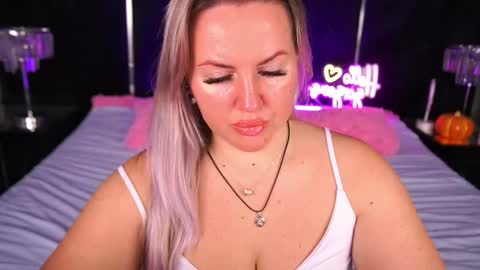 Kira online show from December 1, 9:42 pm