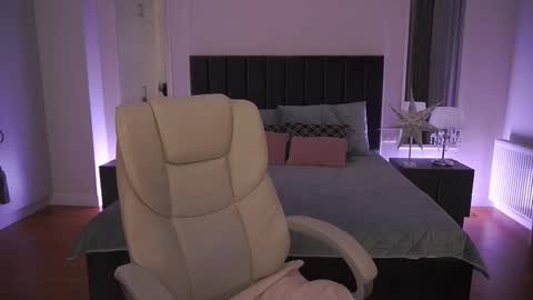 Kira online show from March 18, 9:51 pm