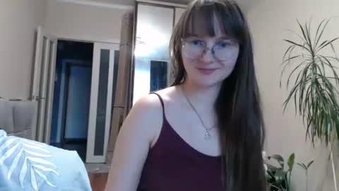 Snapshot of kiragoldens chatting on December 4, 9:40 am KiraGoldens online show from December 4, 9:40 am