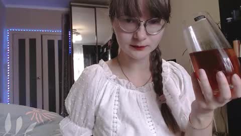 Snapshot of kiragoldens chatting on September 25, 7:01 am KiraGoldens online show from September 25, 7:01 am