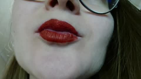 Snapshot of kiragoldens chatting on October 19, 6:25 am KiraGoldens online show from October 19, 6:25 am