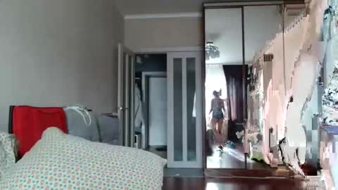 KiraGoldens online show from March 28, 11:10 am