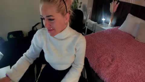 Kira online show from October 14, 1:50 am