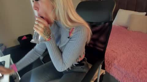 Kira online show from October 23, 1:38 am