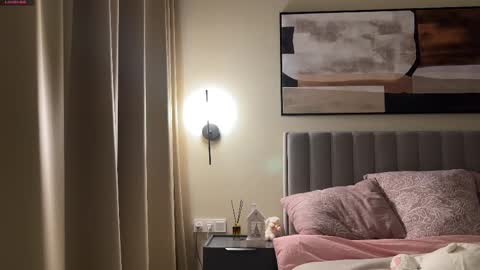 Kira online show from February 20, 1:30 pm