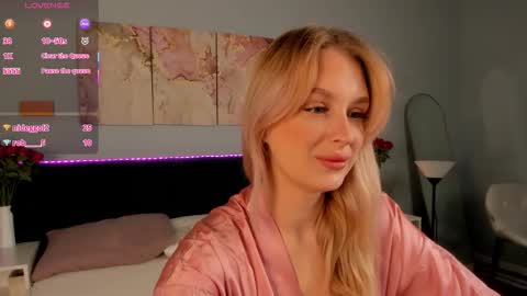 Snapshot of kiraruiz chatting on February 1, 1:15 am Kira online show from February 1, 1:15 am