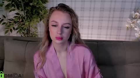 Snapshot of kiraruiz chatting on February 26, 1:26 am Kira online show from February 26, 1:26 am