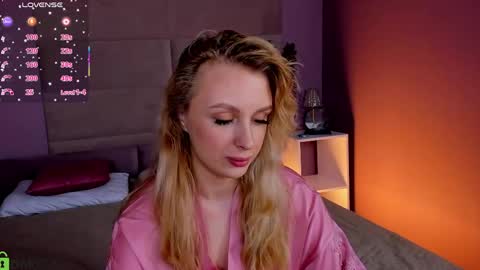 Snapshot of kiraruiz chatting on March 1, 1:18 am Kira online show from March 1, 1:18 am