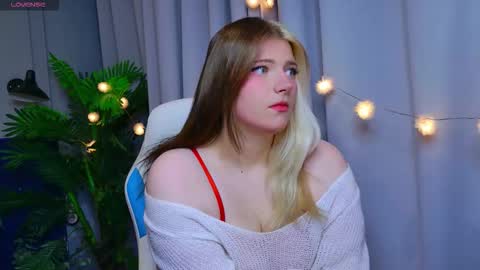 Snapshot of kirashaw chatting on January 8, 2:52 pm Kira online show from January 8, 2:52 pm