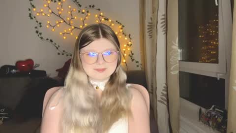 KiraYume online show from June 21, 8:55 pm