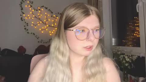 KiraYume online show from June 28, 10:05 pm