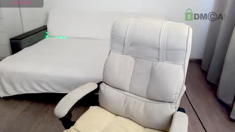 Snapshot of kiri_is_all chatting on December 8, 11:14 am Kiri online show from December 8, 11:14 am