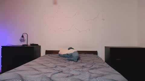 Snapshot of kiriae21 chatting on January 7, 9:17 pm Alan online show from January 7, 9:17 pm