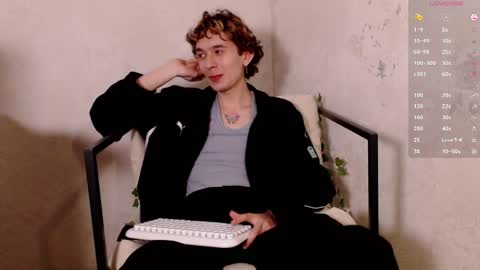 Alan online show from April 8, 3:01 pm