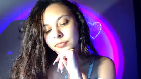 Snapshot of kiss_ameliaa chatting on February 26, 7:05 pm kiss_ameliaa online show from February 26, 7:05 pm
