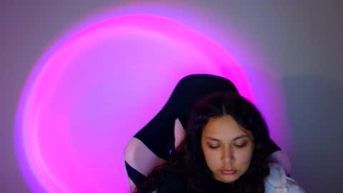 Snapshot of kiss_ameliaa chatting on October 17, 7:33 am kiss_ameliaa online show from October 17, 7:33 am