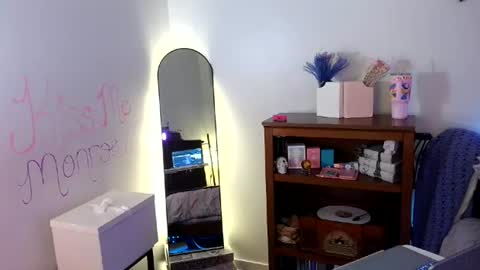 Morgan Monroe online show from July 2, 2:55 am