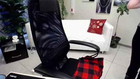 Snapshot of kiss_of_love_0 chatting on January 18, 8:51 am Louise online show from January 18, 8:51 am