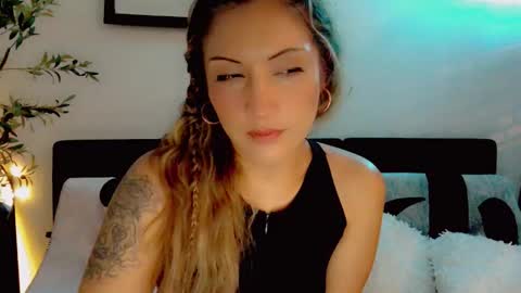 Kissah Kreampuff online show from March 1, 9:39 pm