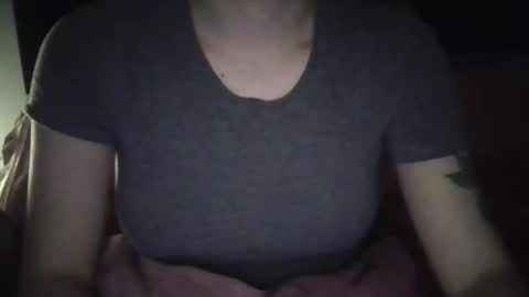 kissandtell1357 online show from November 19, 4:01 am