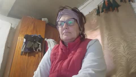 kissandvibe online show from April 5, 1:52 pm