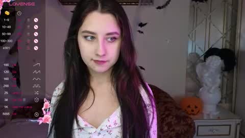 Hot Eva online show from November 9, 11:30 am