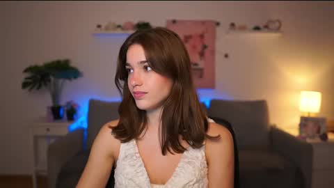 Sisi online show from October 10, 1:10 pm