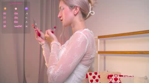 Snapshot of kisskiss_muah chatting on September 26, 2:21 pm Kate online show from September 26, 2:21 pm