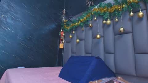 BELLA FLAME online show from December 20, 6:59 pm