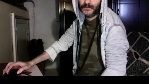 kissofbanned1983 online show from November 29, 9:34 am