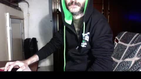 kissofbanned1983 online show from December 1, 5:40 pm