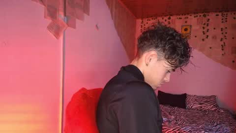 Snapshot of kisstarxxx chatting on September 13, 3:28 am Helena and Brad online show from September 13, 3:28 am