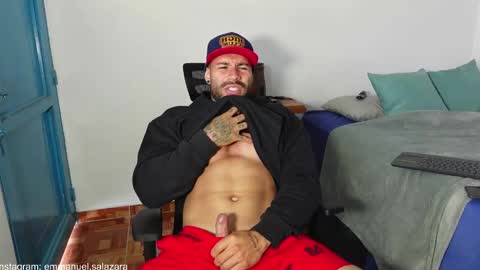 Snapshot of kite__ chatting on January 15, 2:24 pm kite__ online show from January 15, 2:24 pm