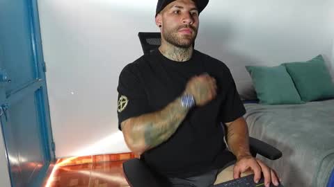 Snapshot of kite__ chatting on January 29, 9:50 pm kite__ online show from January 29, 9:50 pm