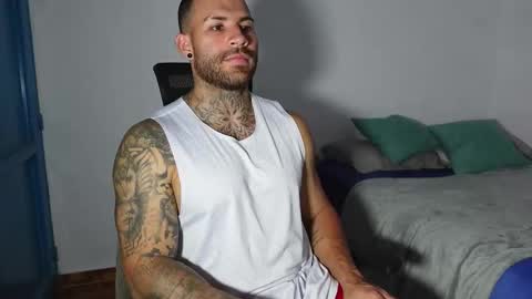 Snapshot of kite__ chatting on February 1, 12:18 am kite__ online show from February 1, 12:18 am