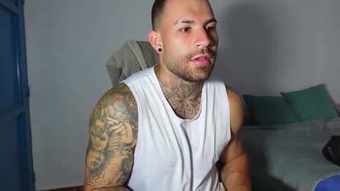 Snapshot of kite__ chatting on February 3, 1:41 am kite__ online show from February 3, 1:41 am